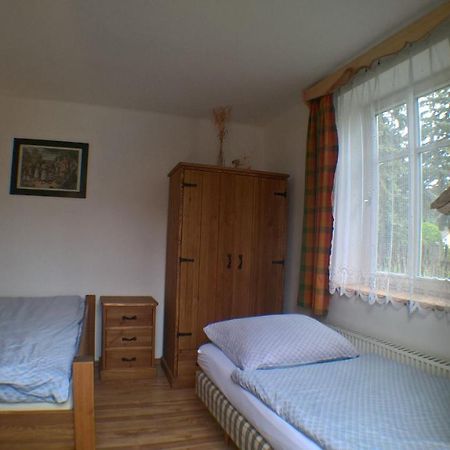 Chalupa Pod Drabskymi Svetnickami Villa มินิโคโว ฮราดิชติเย ภายนอก รูปภาพ