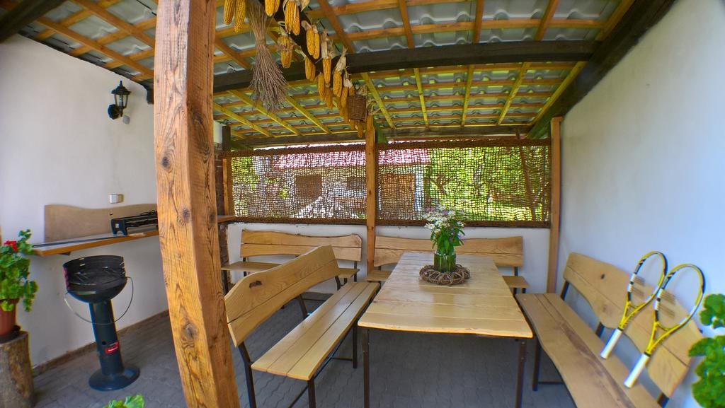 Chalupa Pod Drabskymi Svetnickami Villa มินิโคโว ฮราดิชติเย ภายนอก รูปภาพ