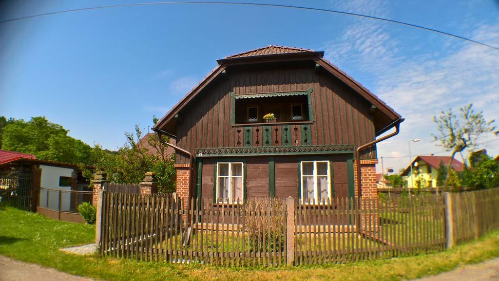 Chalupa Pod Drabskymi Svetnickami Villa มินิโคโว ฮราดิชติเย ภายนอก รูปภาพ