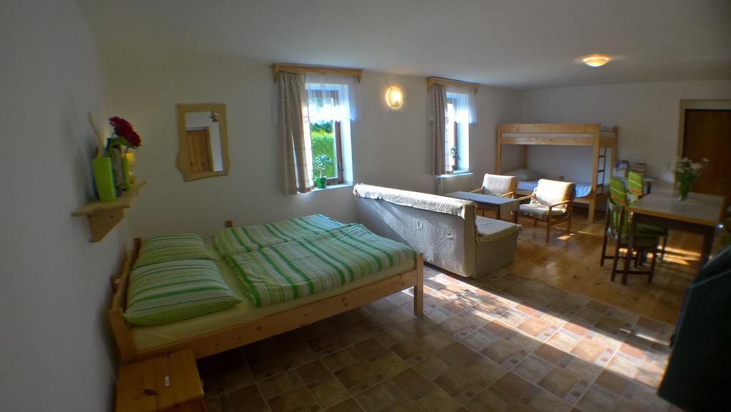Chalupa Pod Drabskymi Svetnickami Villa มินิโคโว ฮราดิชติเย ภายนอก รูปภาพ