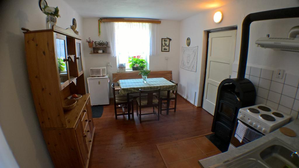 Chalupa Pod Drabskymi Svetnickami Villa มินิโคโว ฮราดิชติเย ภายนอก รูปภาพ