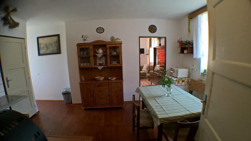 Chalupa Pod Drabskymi Svetnickami Villa มินิโคโว ฮราดิชติเย ภายนอก รูปภาพ