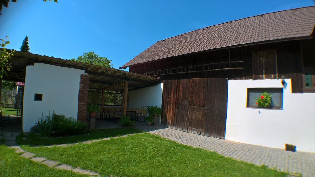 Chalupa Pod Drabskymi Svetnickami Villa มินิโคโว ฮราดิชติเย ภายนอก รูปภาพ
