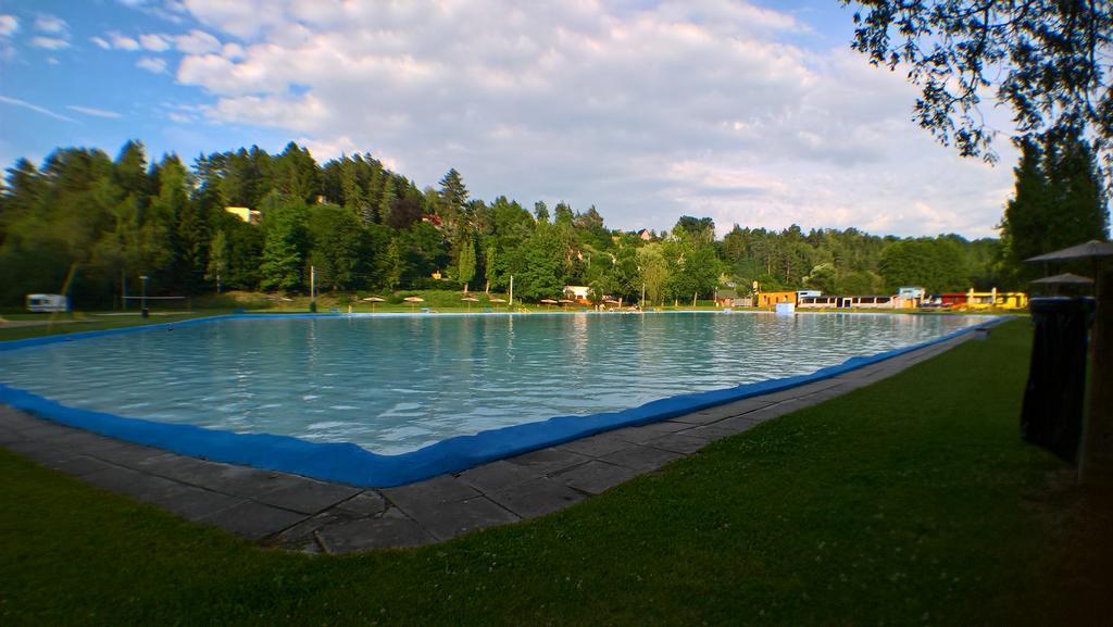 Chalupa Pod Drabskymi Svetnickami Villa มินิโคโว ฮราดิชติเย ภายนอก รูปภาพ